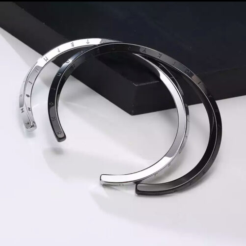 Viking armring med runer