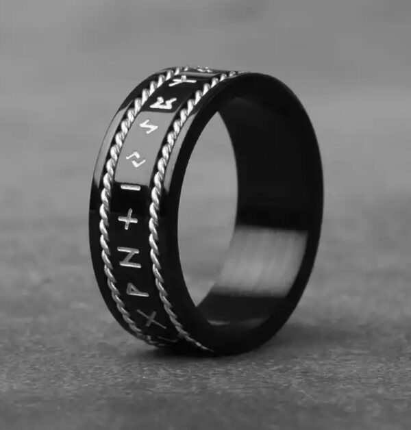 Norrøn ring med runer - Image 2