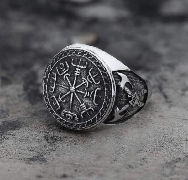 Ring med Vegvisir