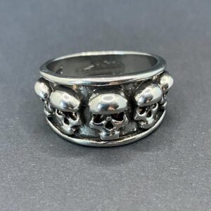 Ring med hodeskaller