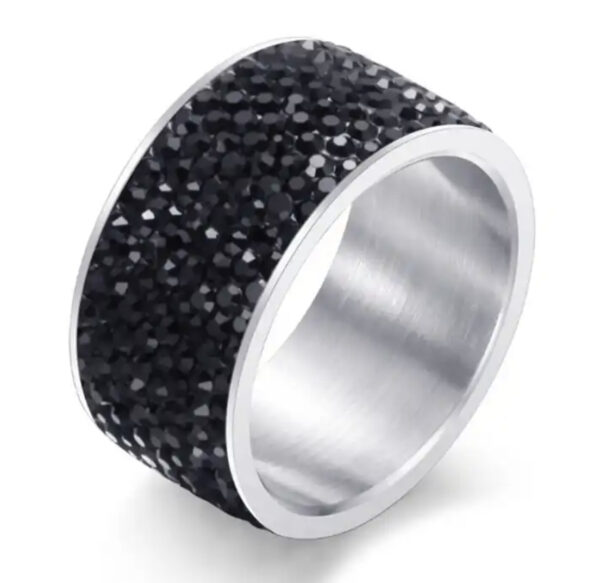 Ring med svart bling