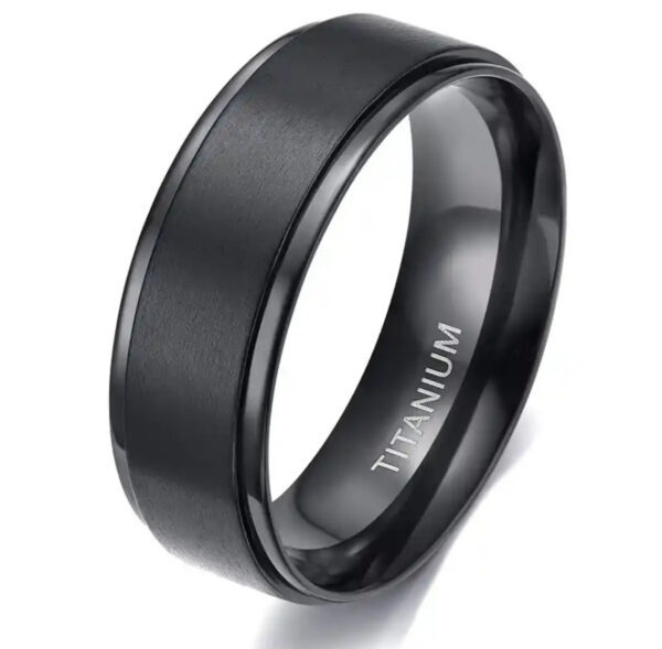 Ring Titanium Svart